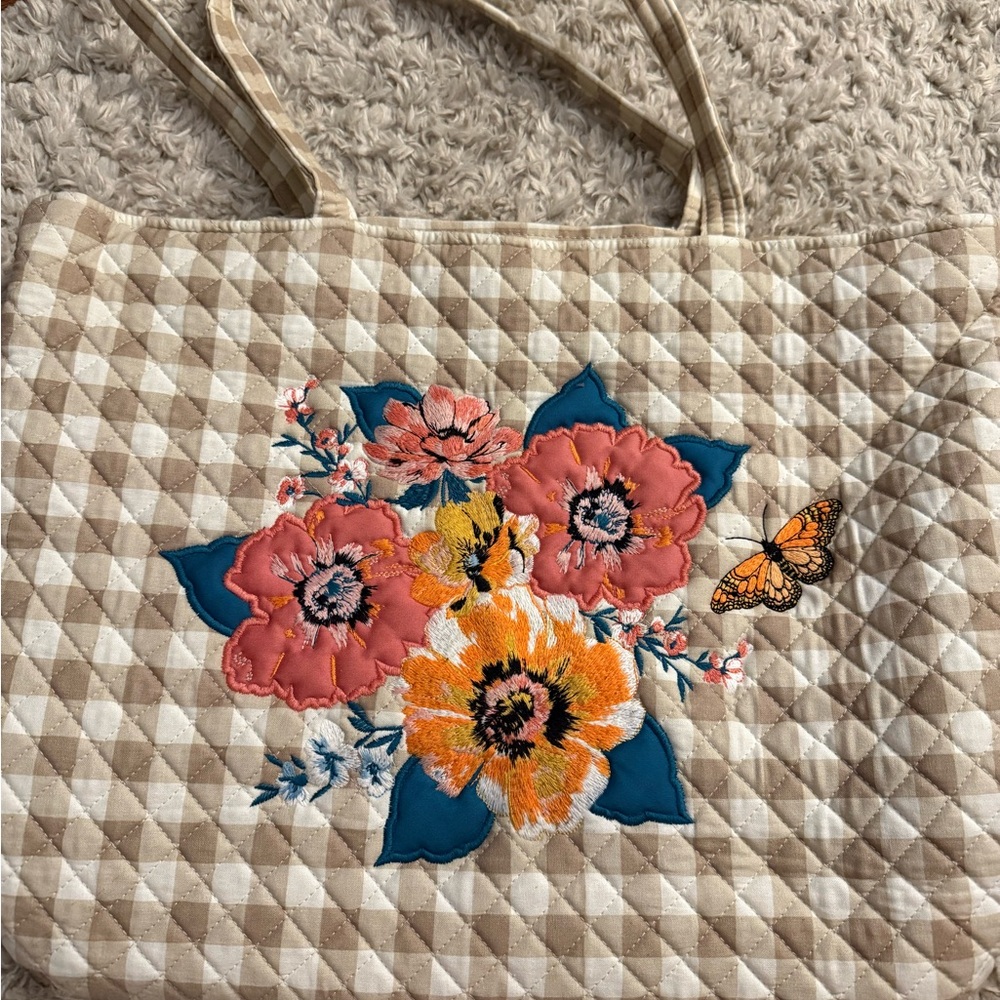 Vera Bradley- Vera Tote - pattern picnic blossom